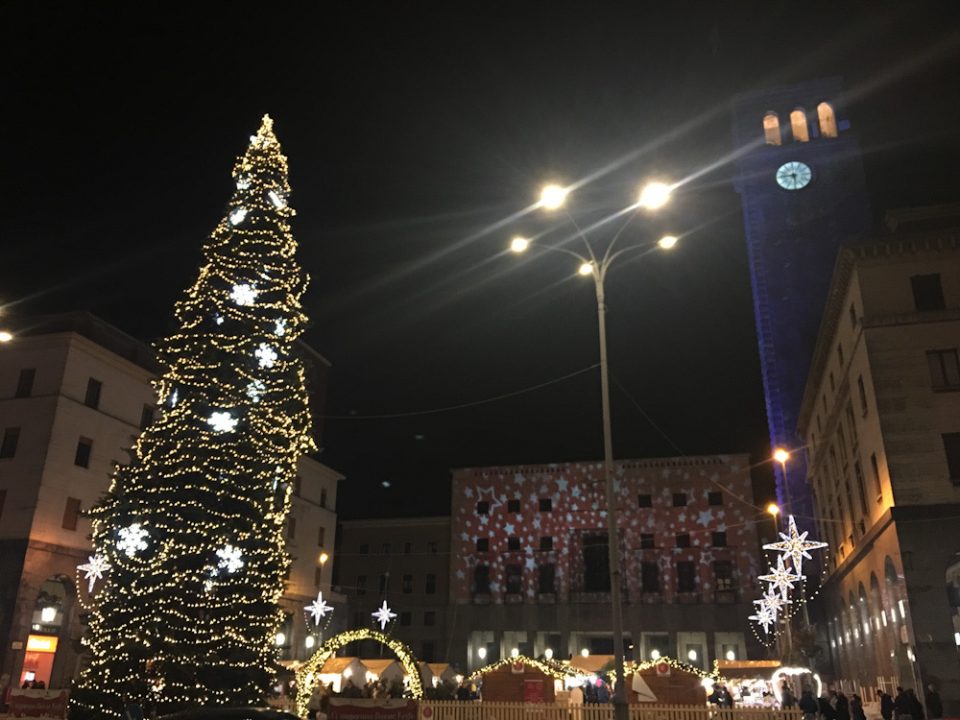 Albero di Natale in Piazza Monte Grappa a Varese